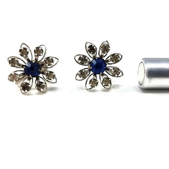 Bugbee & Niles Blue Rhinestone Screw Back Earrings, Vintage Jewelry 1940s - Picture 7 of 10